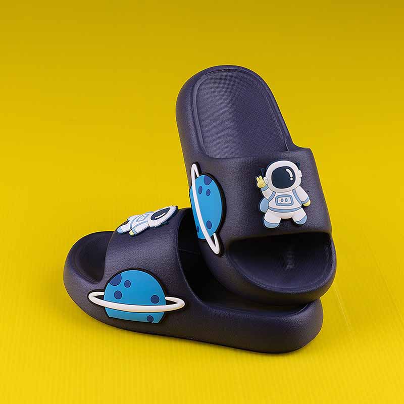 1759136955915784.jpg 雅购特拖鞋