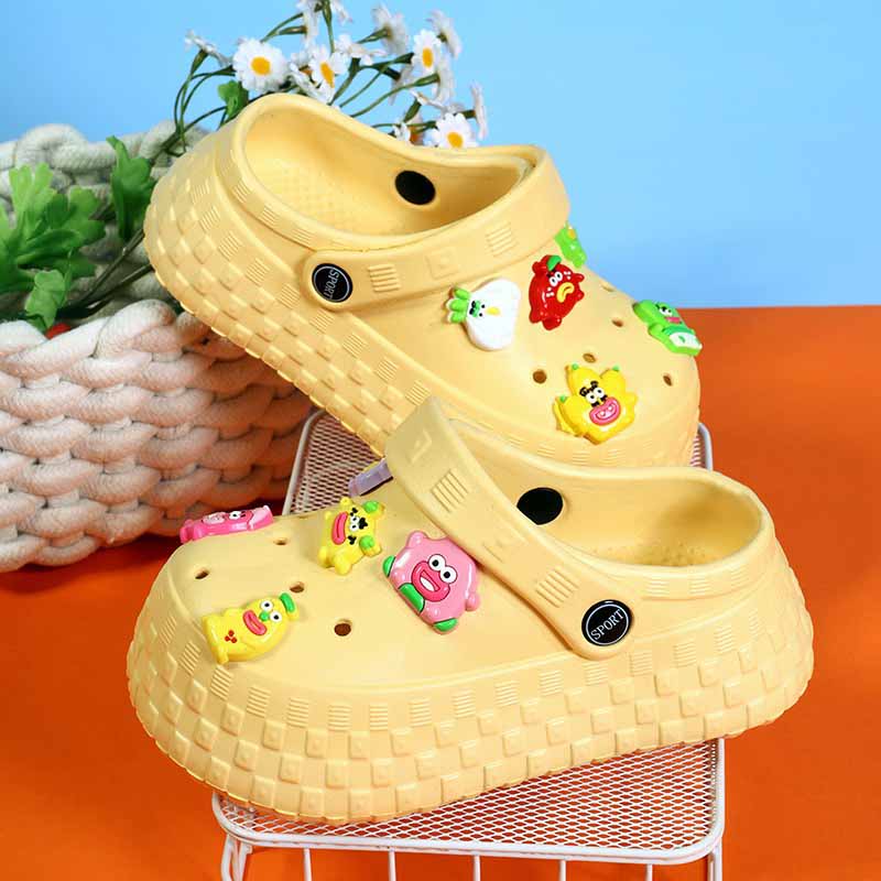 1759219430460955.jpg 雅购特拖鞋