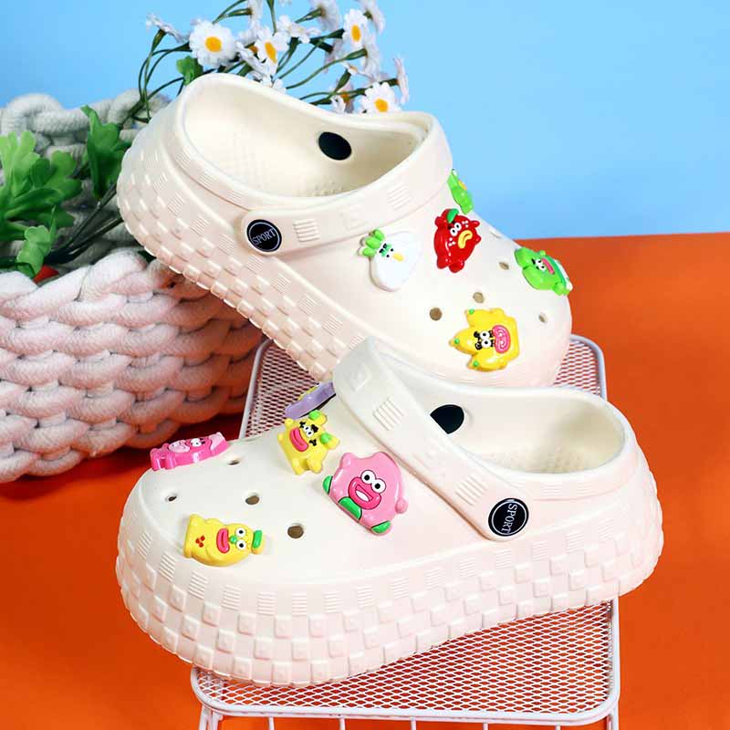 1759219430966985.jpg 雅购特拖鞋