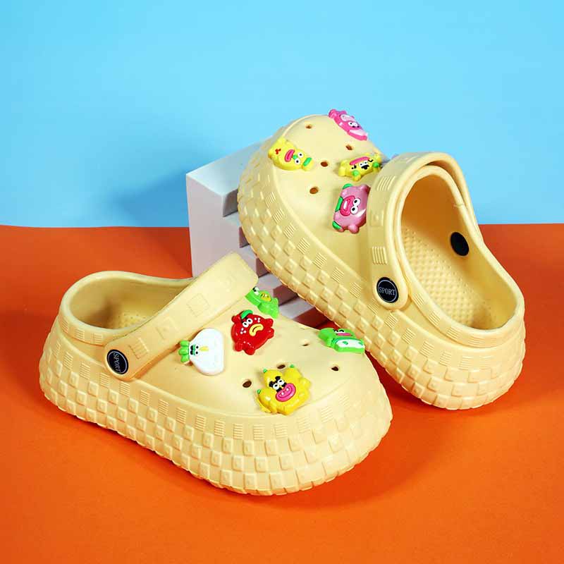 1759219440312412.jpg 雅购特拖鞋