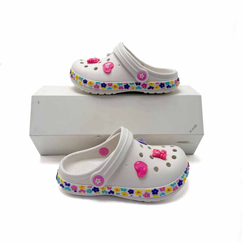 1759798316324122.jpg 雅购特拖鞋