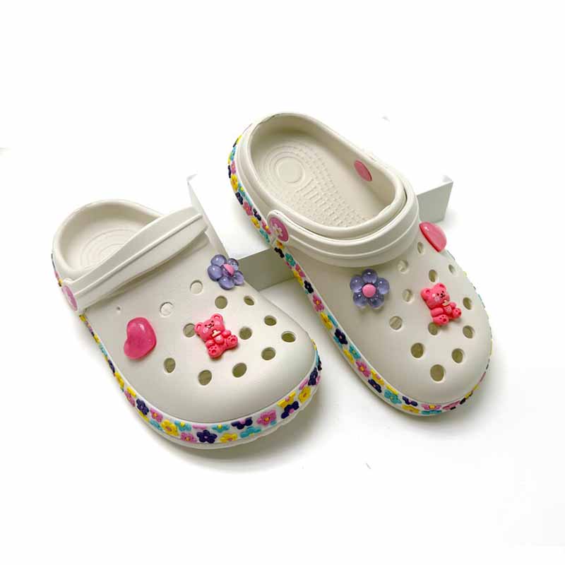 1759798316647303.jpg 雅购特拖鞋