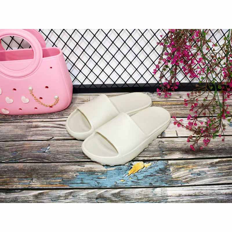 1760066683290679.jpg 雅购特拖鞋