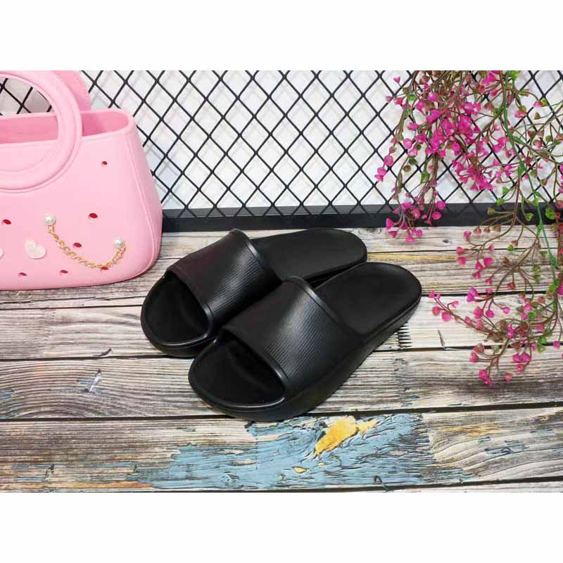 1760066683883670.jpg 雅购特拖鞋