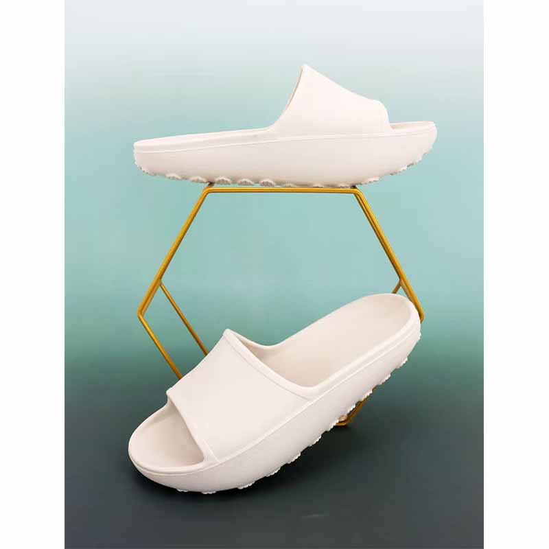 1760066705572797.jpg 雅购特拖鞋