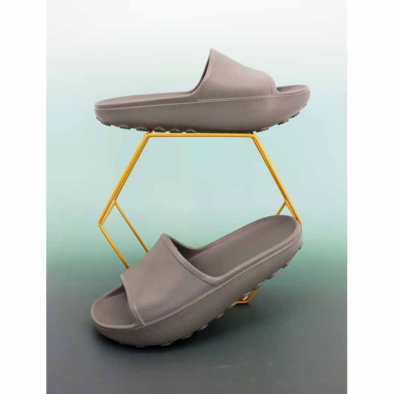 1760066705727486.jpg 雅购特拖鞋