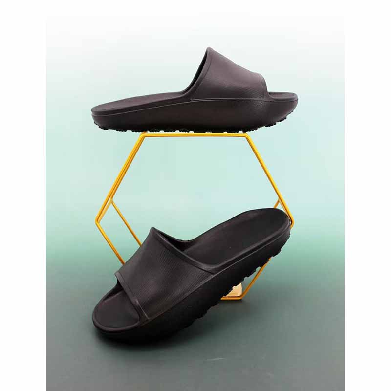 1760066705739418.jpg 雅购特拖鞋