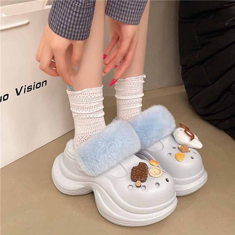 1760086979196414.jpg 雅购特拖鞋