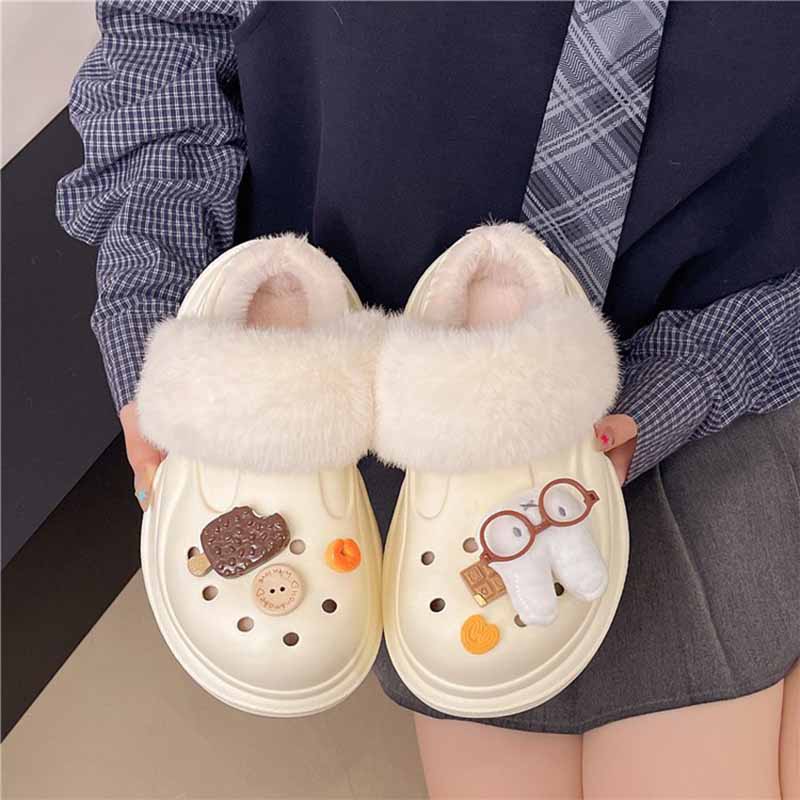 1760086979447101.jpg 雅购特拖鞋