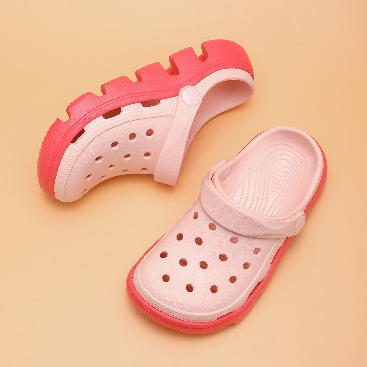 1760164602506964.jpg 雅购特拖鞋