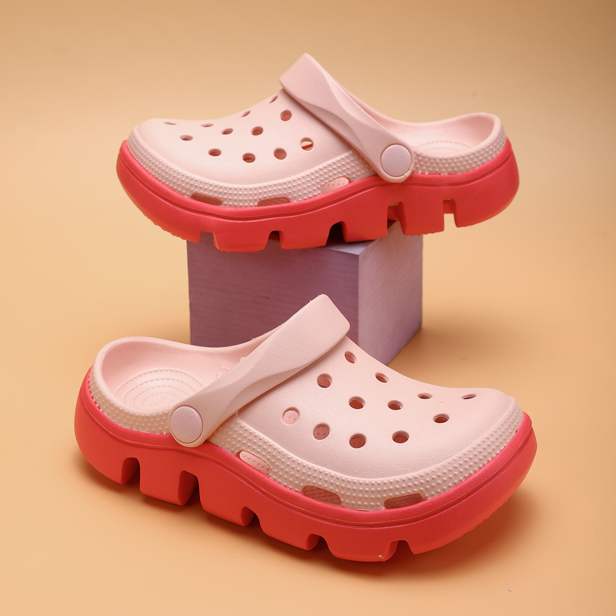 1760164603922739.jpg 雅购特拖鞋