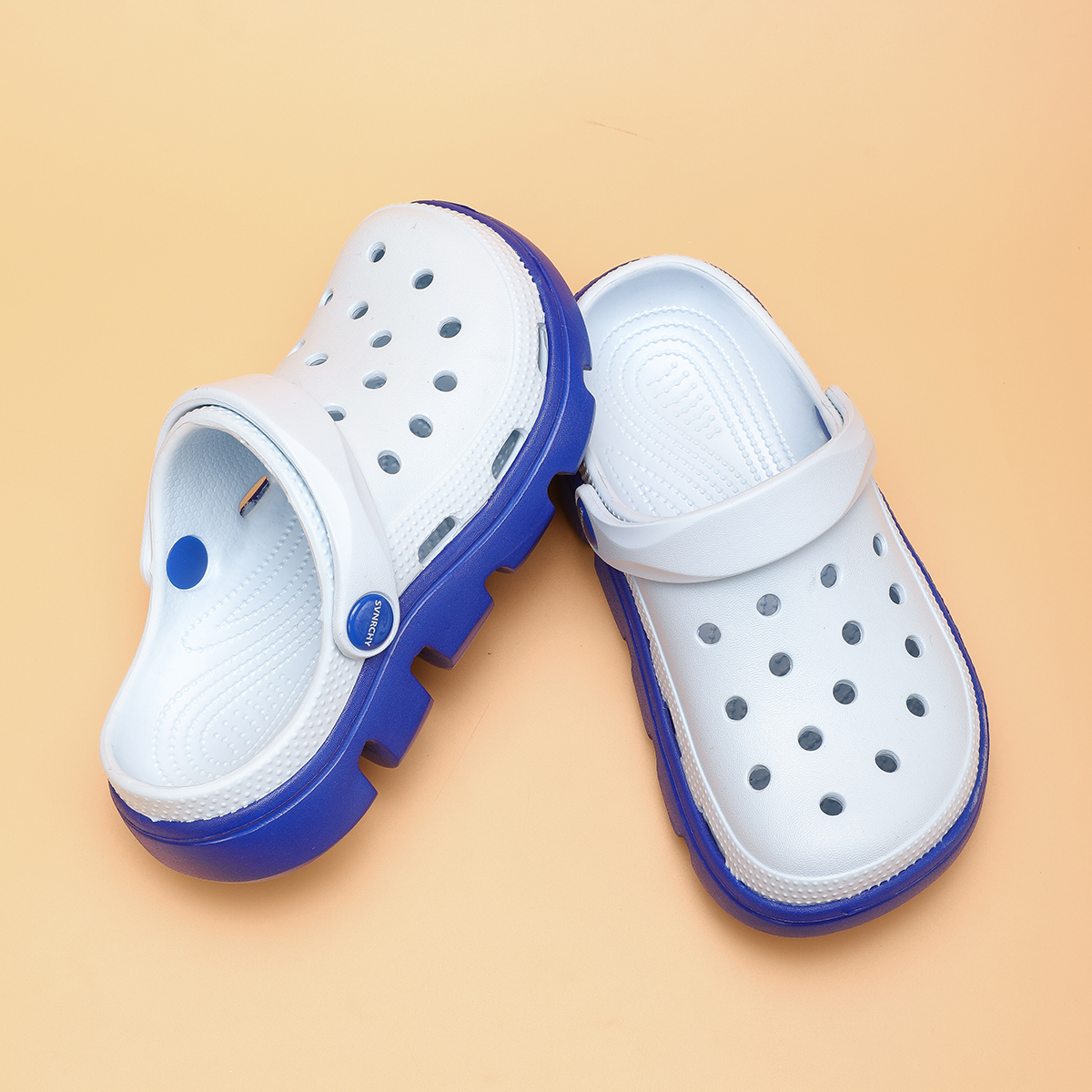 1760164627516843.jpg 雅购特拖鞋