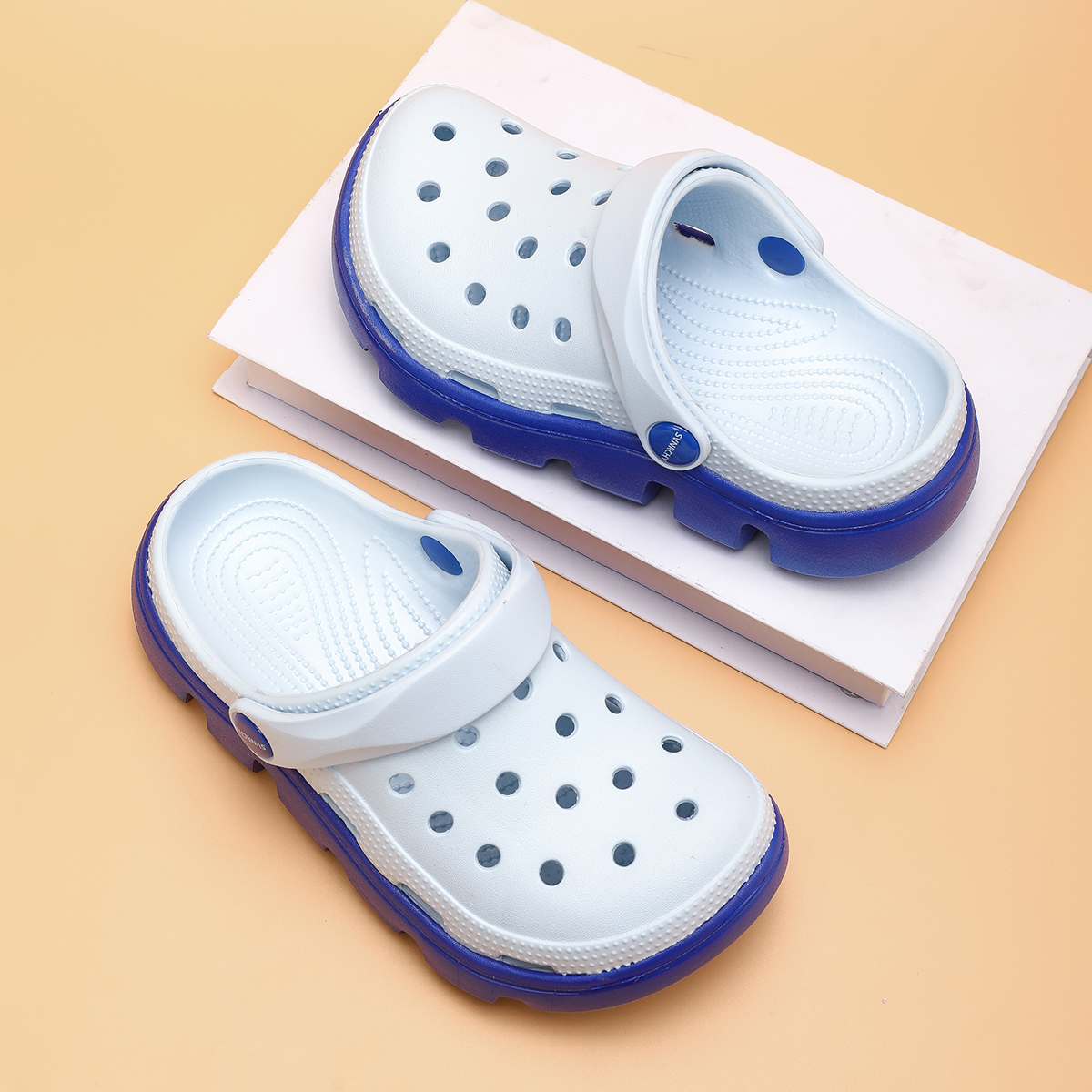 1760164627536242.jpg 雅购特拖鞋