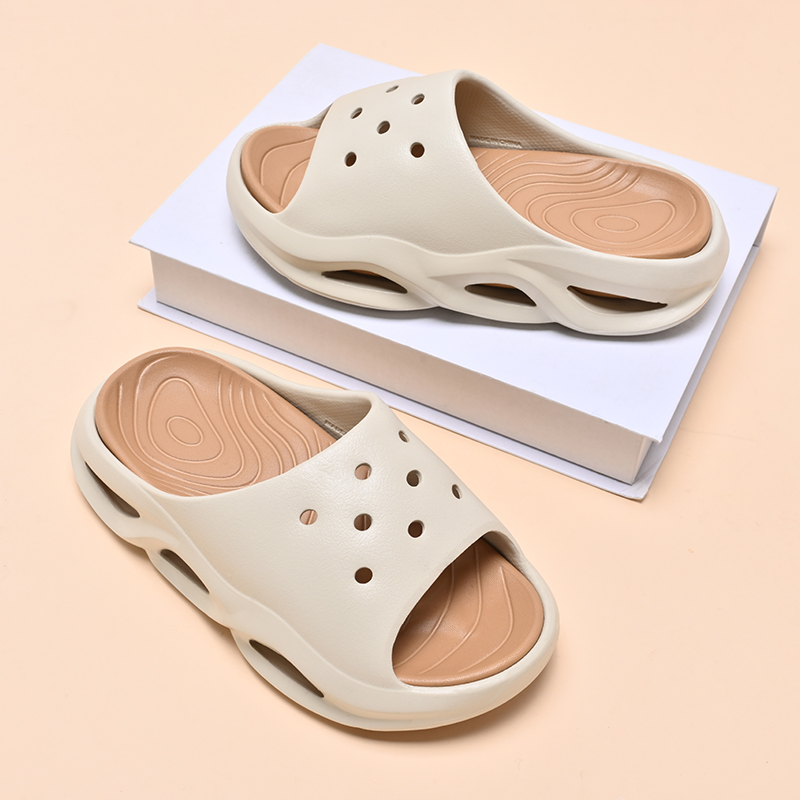 1760169711791952.jpg 雅购特拖鞋