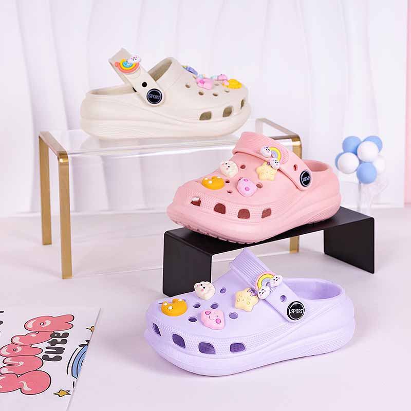 1760176588370412.jpg 雅购特拖鞋