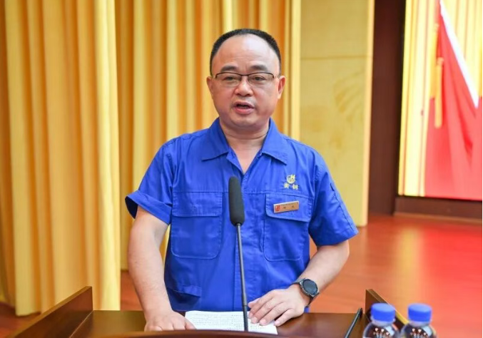 1760343544866003.png 致敬榜样力量 统一思想行动 衡钢召开先进表彰大会暨下半年工作会