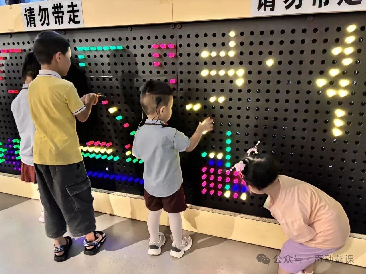 1760362929561998.jpg 人工耳蜗