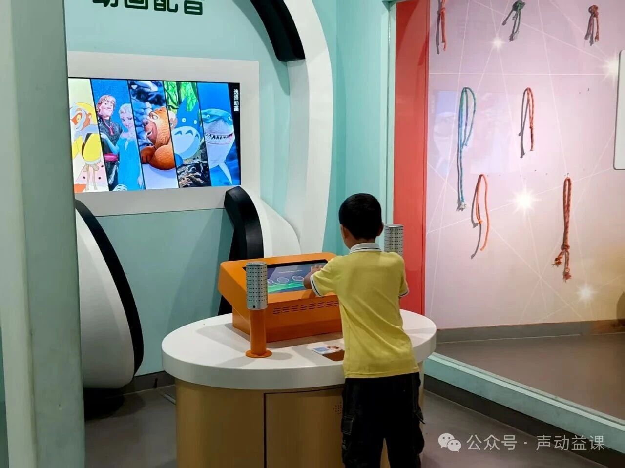 1760362950936505.jpg 人工耳蜗