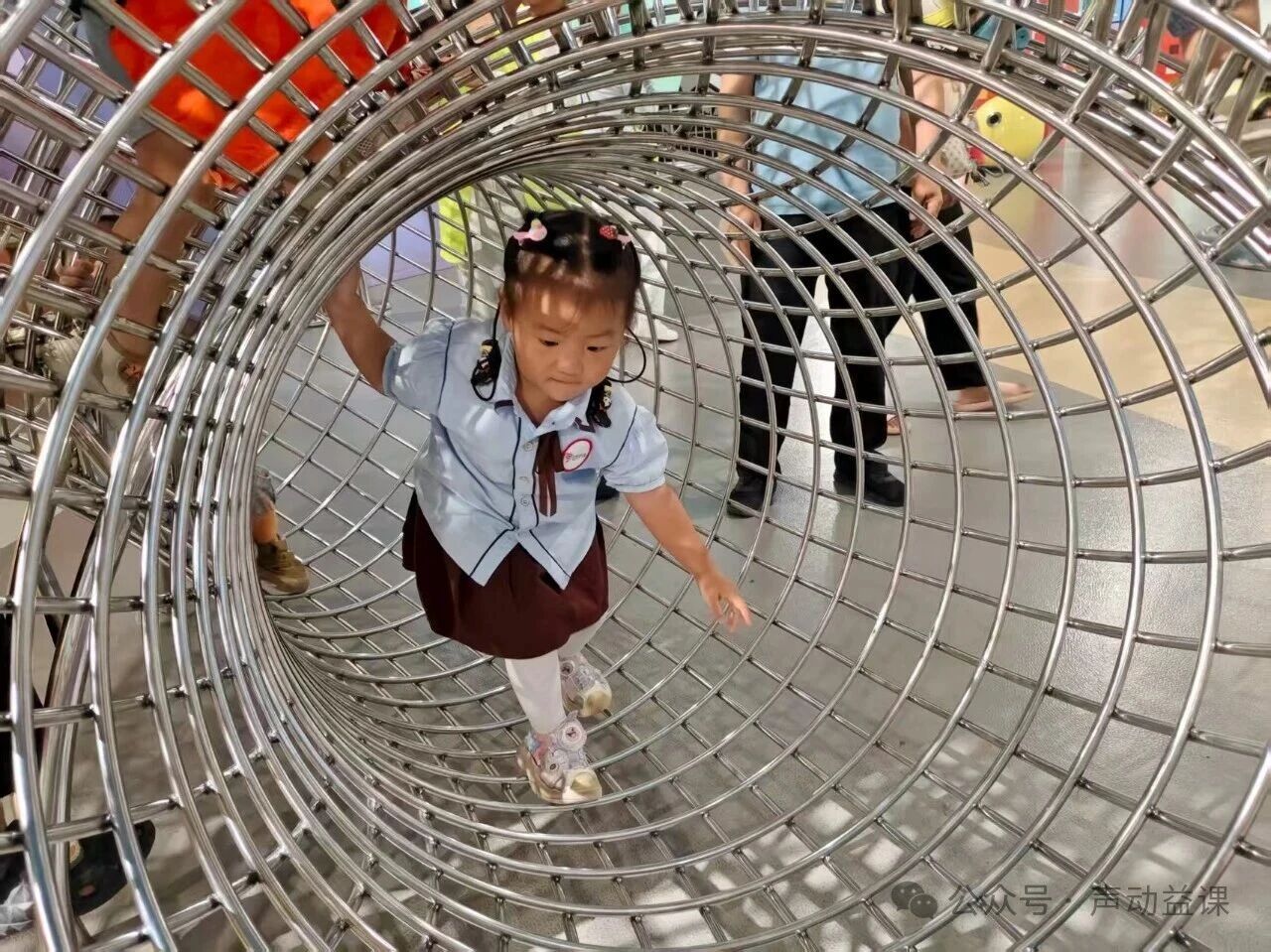 1760363197443137.jpg 人工耳蜗