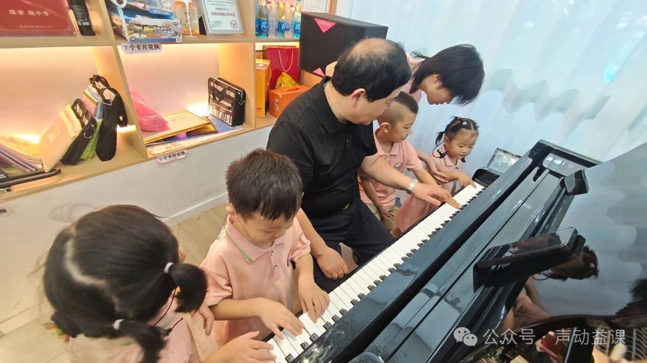 1760365679499514.jpg 听障