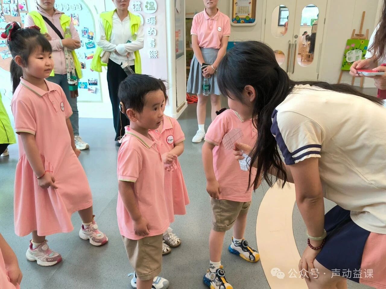 1760368486874771.jpg 听障宝宝
