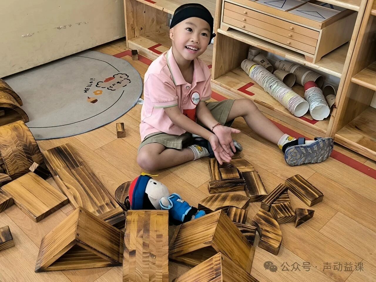 1760368737517667.jpg 听障宝宝