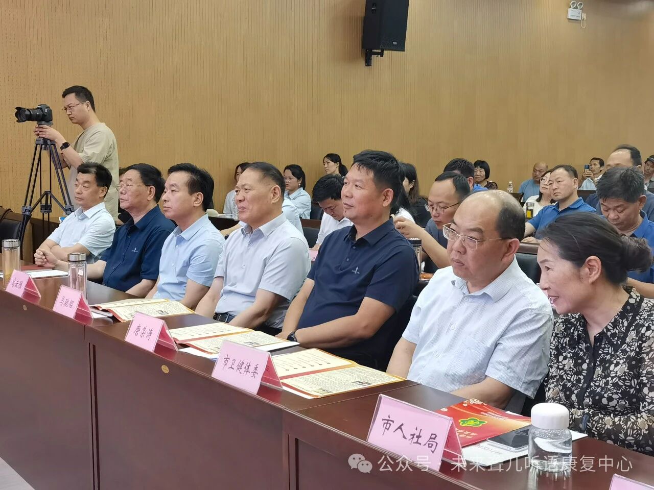 1760369354294079.jpg 听障儿童