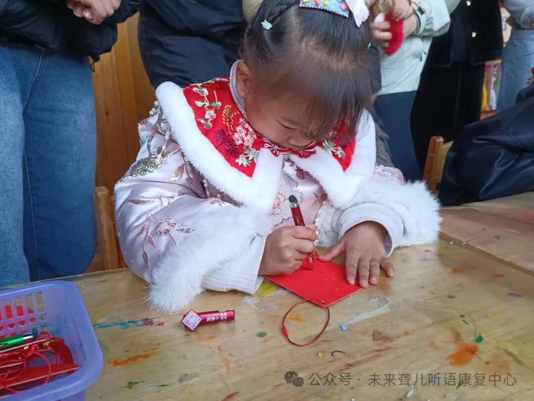 1760373671952846.jpg 人工耳蜗