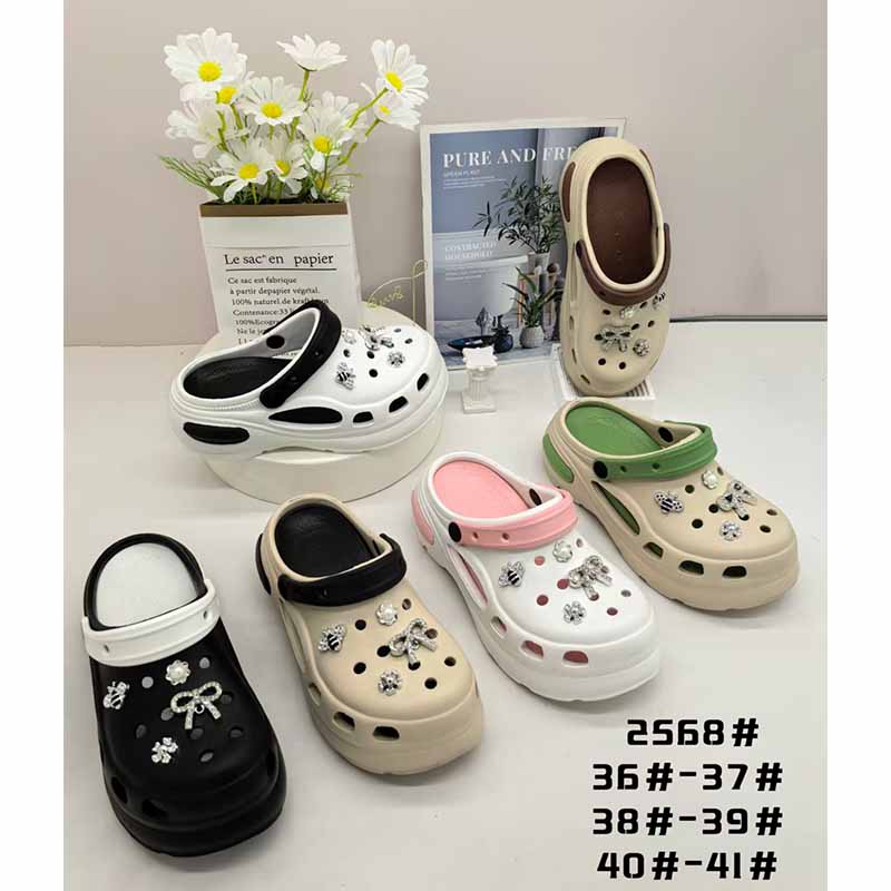 1760409684352945.jpg 雅购特拖鞋