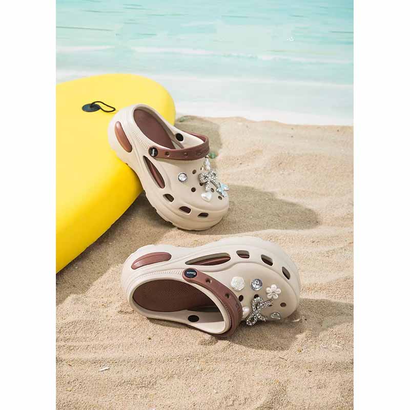 1760409720844363.jpg 雅购特拖鞋