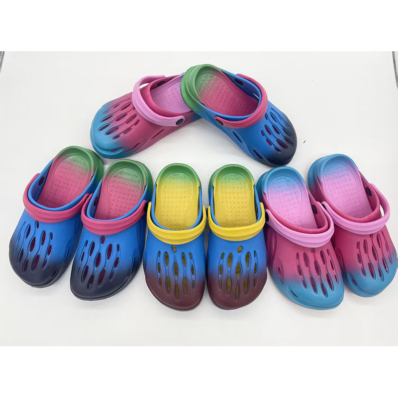 1760493288422901.jpg 雅购特拖鞋