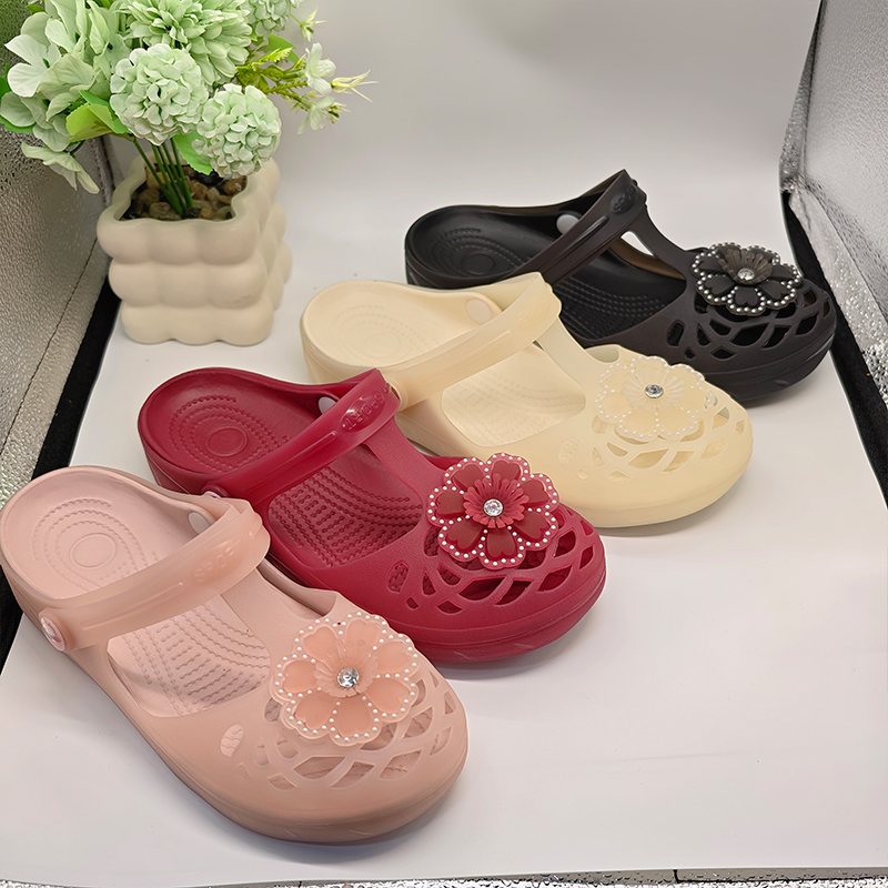 1760579187807404.jpg 雅购特拖鞋