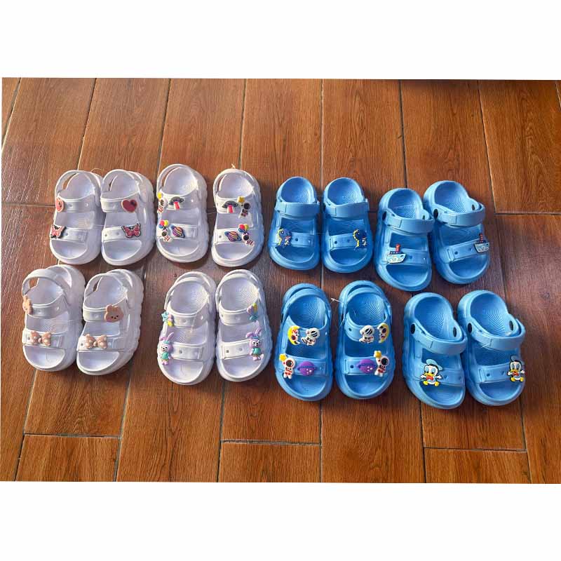 1760585186504652.jpg 雅购特拖鞋