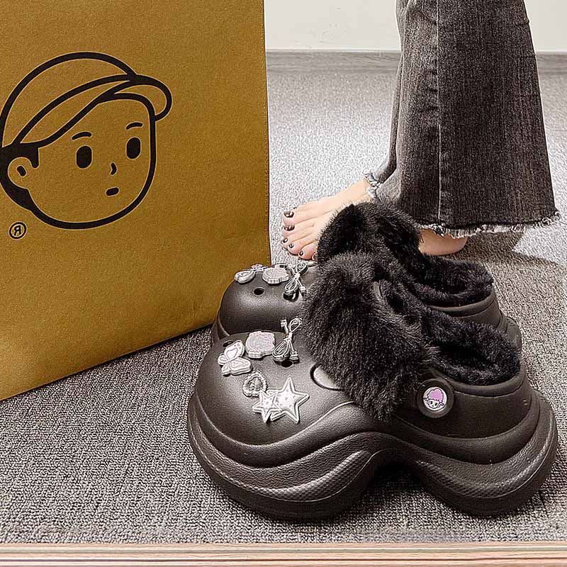 1760593434174259.jpg 雅购特拖鞋