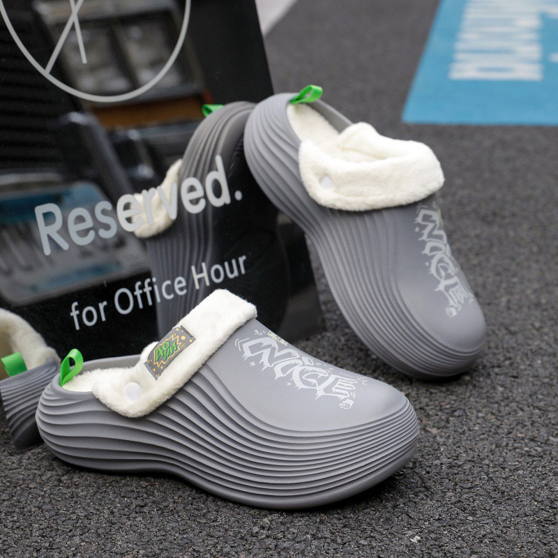 1760766406518405.jpg 雅购特拖鞋