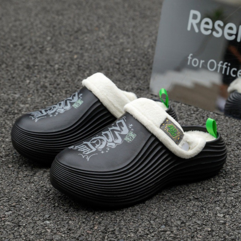 1760766417696436.jpg 雅购特拖鞋