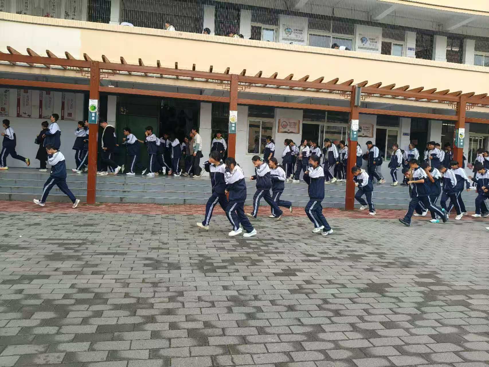 教官