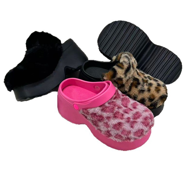 1760932446104468.jpg 雅购特拖鞋