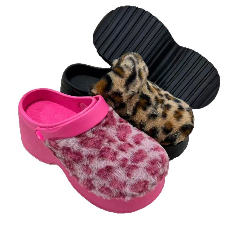 1760932456232099.jpg 雅购特拖鞋