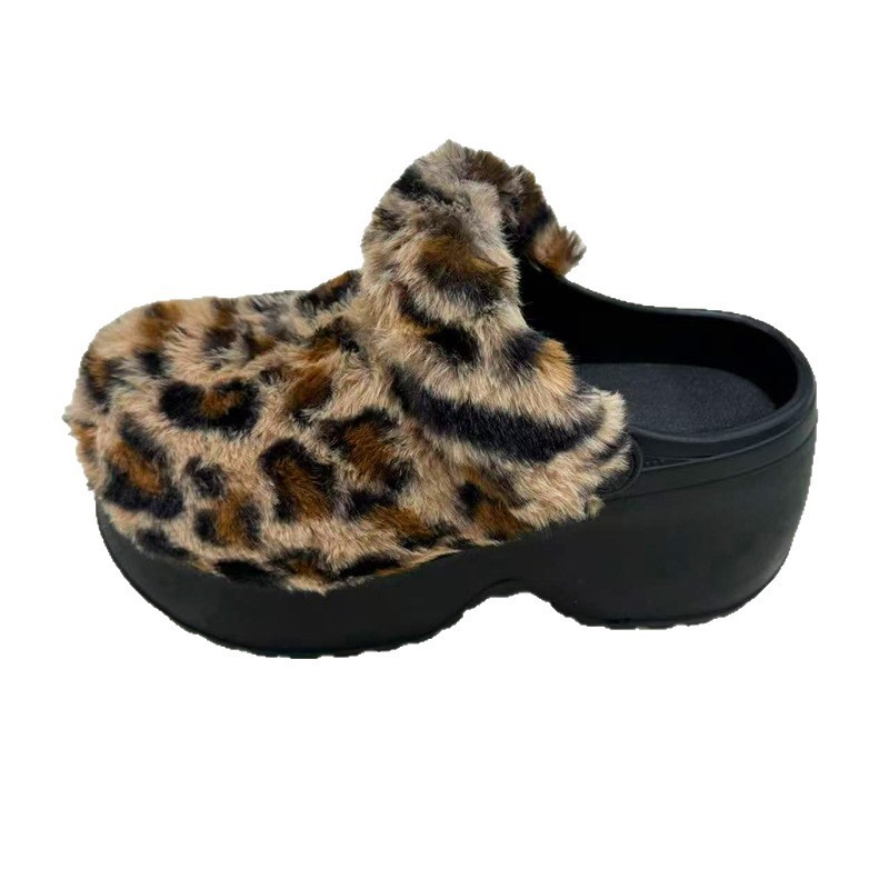 1760932475751981.jpg 雅购特拖鞋