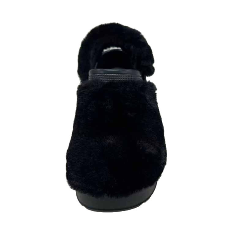 1760932475860387.jpg 雅购特拖鞋