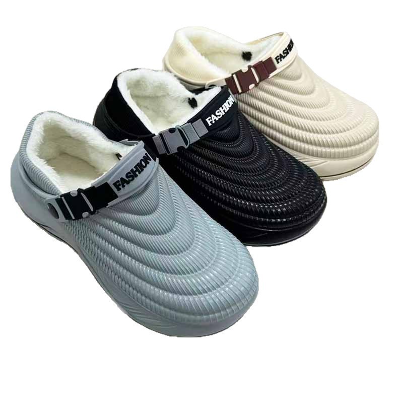 1760942531456709.jpg 雅购特拖鞋