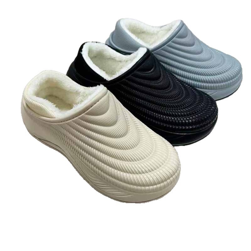 1760942849967853.jpg 雅购特拖鞋