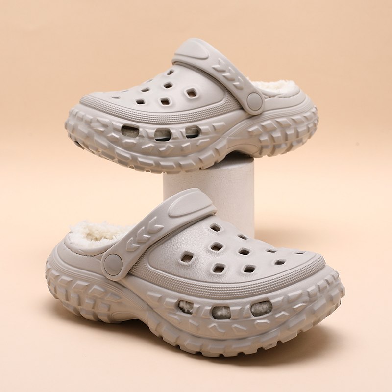 1761014881788231.jpg 雅购特拖鞋