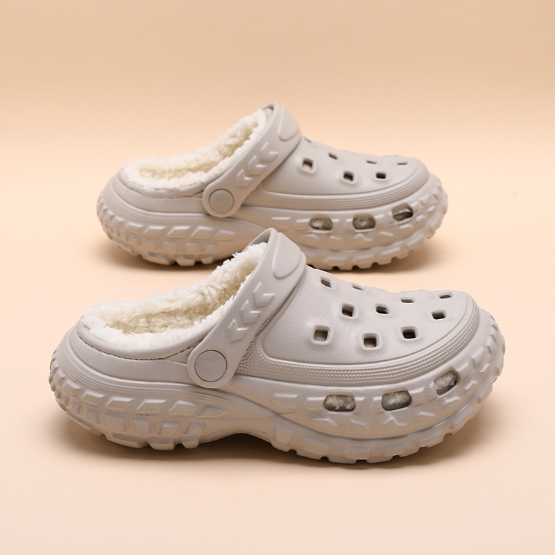 1761014881877020.jpg 雅购特拖鞋