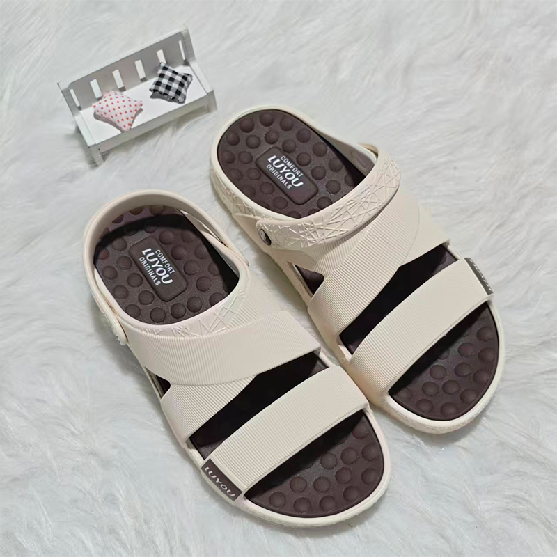 1761039056579910.jpg 雅购特拖鞋