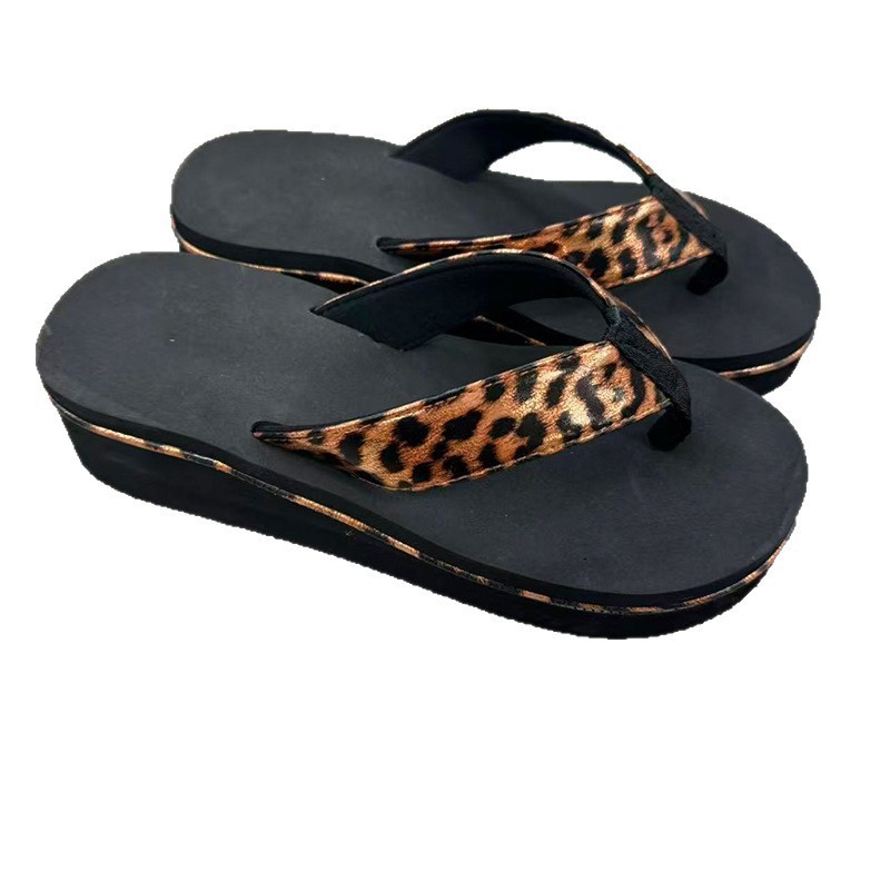 1761095943995059.jpg 雅购特拖鞋