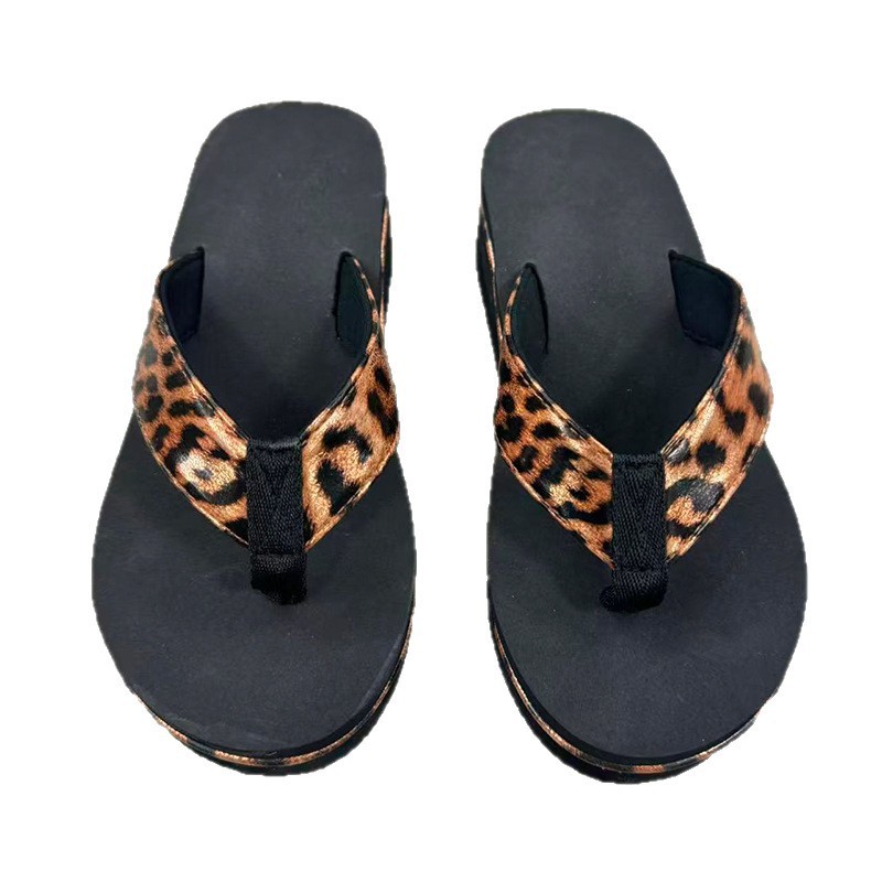 1761095955440059.jpg 雅购特拖鞋