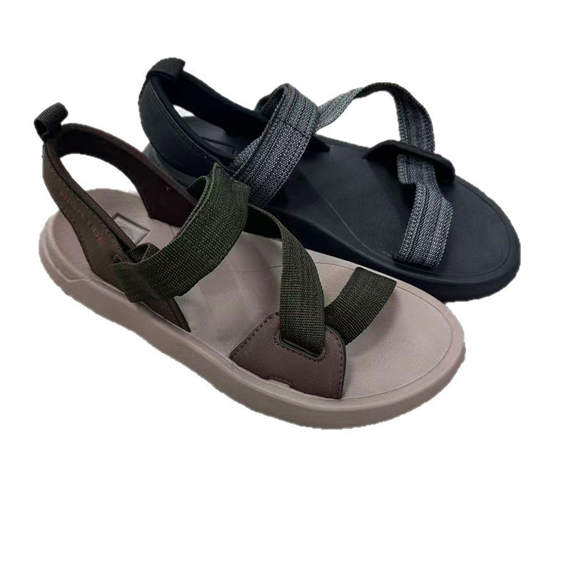 1761099144537237.jpg 雅购特拖鞋