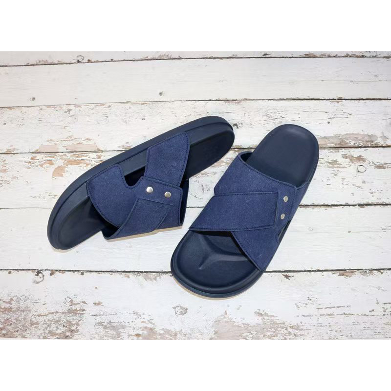 1761112142367493.jpg 雅购特拖鞋